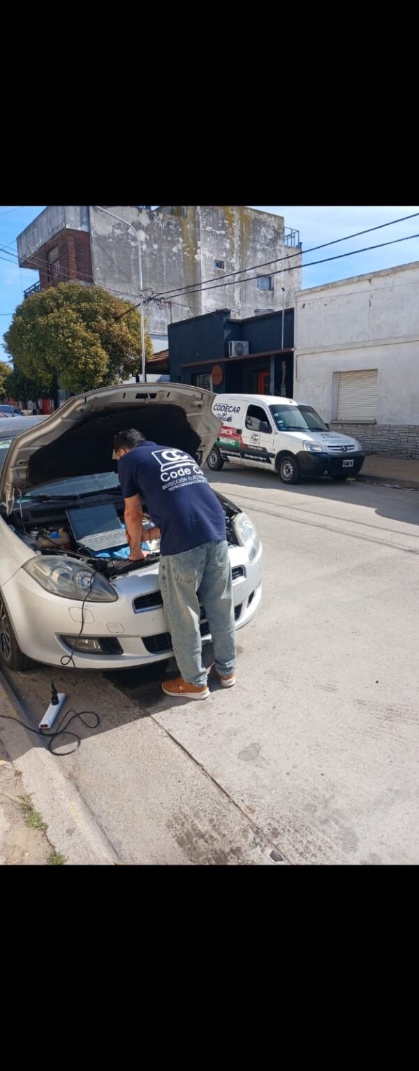 a6c01cc7-eaa8-460b-855c-4e17bf1e403e 🔧 Electrónica automotriz especializada